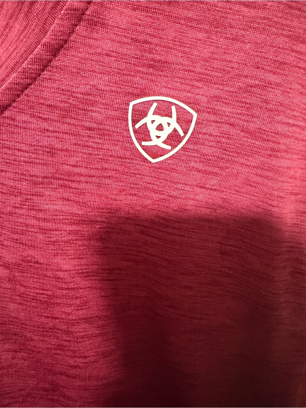 Ariat Tek V-Neck Performance Tee in Raspberry - Picture 3 of 3
